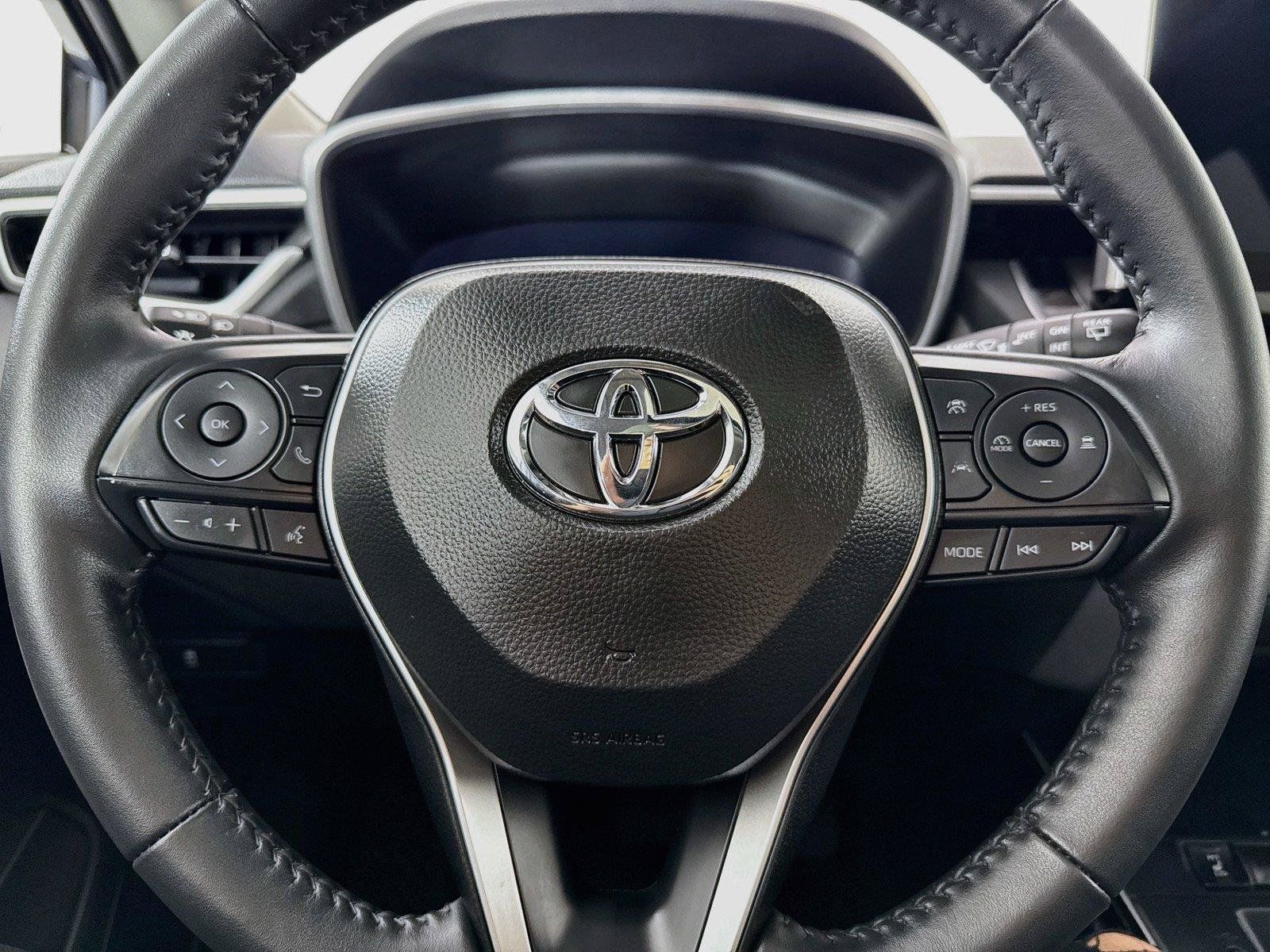 Used 2026 Toyota Corolla Cross XLE w/ Convenience Package FWD image 17