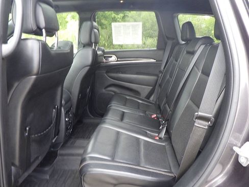 Used 2017 Jeep Grand Cherokee Overland w/ Jeep Active Safety Group AWD/4WD image 13