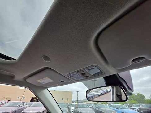 New 2025 Hyundai Venue SEL image 12