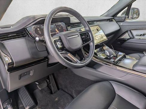Used 2025 Land Rover Range Rover Sport SE image 9