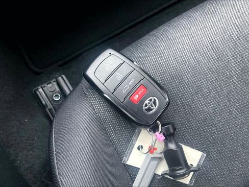 Used 2026 Toyota Camry LE w/ Convenience Package image 14