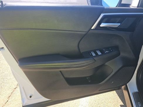 Used 2023 Mitsubishi Outlander SE image 15