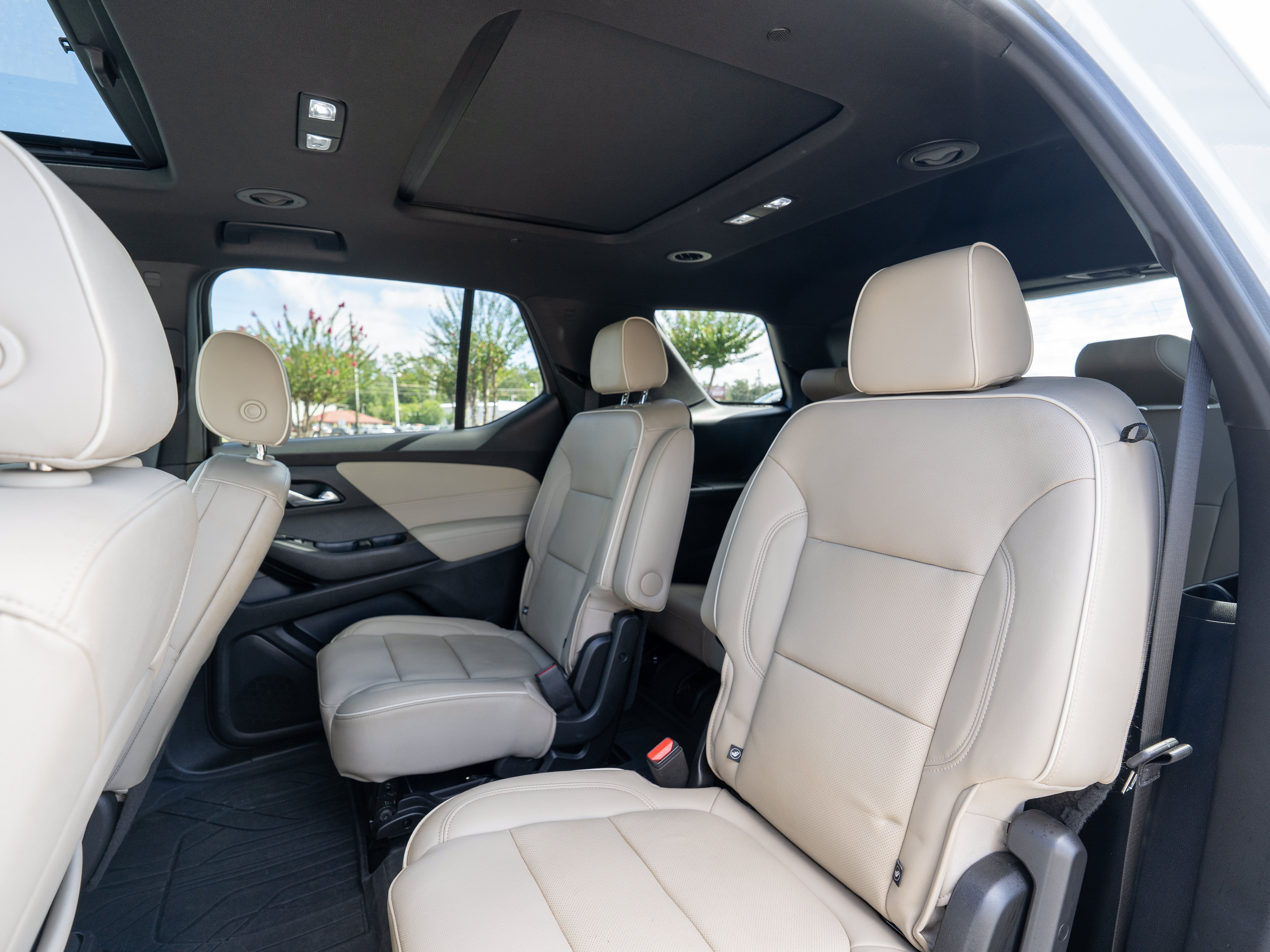 Used 2022 Chevrolet Traverse Premier w/ LPO, Floor Liner Package FWD image 9