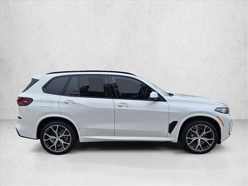New 2026 BMW X5 sDrive40i image 4