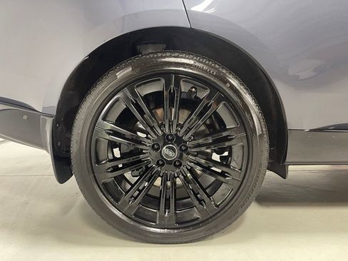 Used 2025 Land Rover Range Rover Long Wheelbase Autobiography AWD/4WD image 15