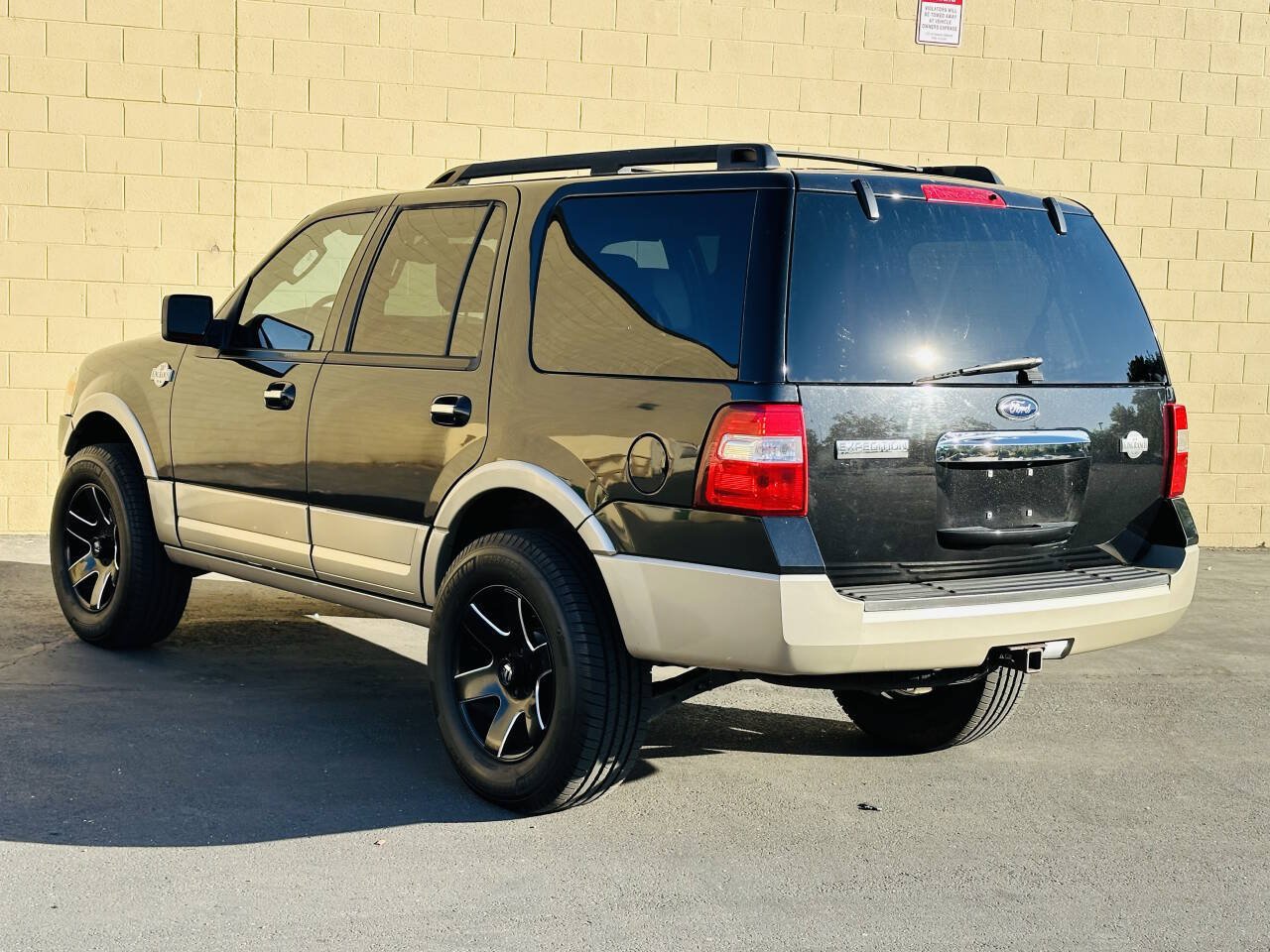 Used 2010 Ford Expedition King Ranch AWD/4WD image 5