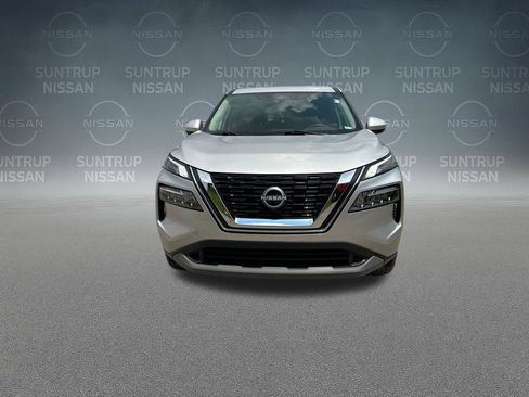 Used 2023 Nissan Rogue SV AWD/4WD image 32