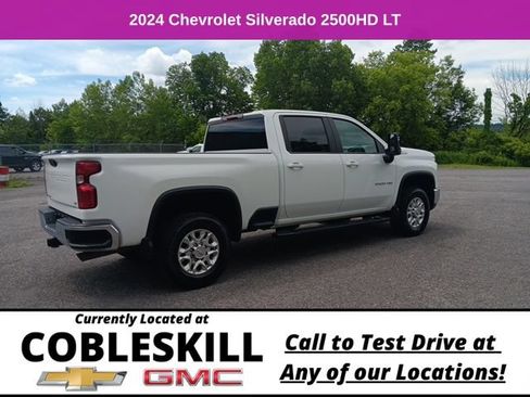 Used 2024 Chevrolet Silverado 2500 LT AWD/4WD image 3