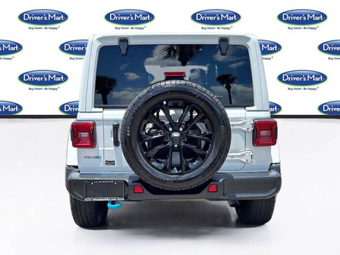 Used 2024 Jeep Wrangler Unlimited Sahara AWD/4WD image 6