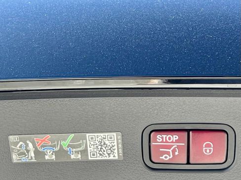 Certified 2025 Mercedes-Benz GLC 300 4MATIC image 39