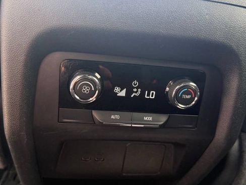 Certified 2025 Chevrolet Traverse LT FWD image 15