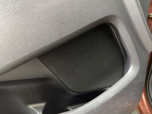 Used 2018 Ford Explorer XLT w/ Equipment Group 202A image 21