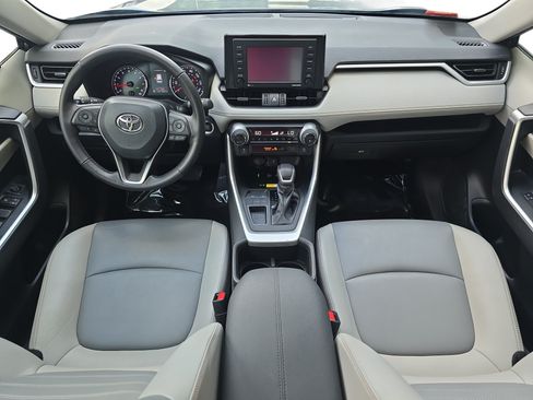 Used 2022 Toyota RAV4 XLE Premium FWD image 9