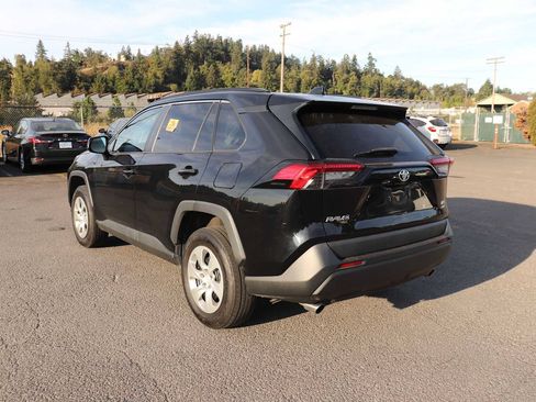 Used 2019 Toyota RAV4 LE w/ Carpet Mat Package AWD/4WD image 7