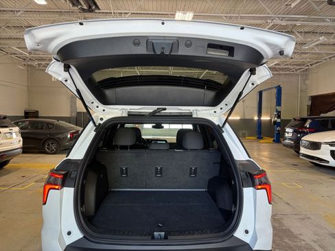 Used 2025 Chevrolet Equinox LT FWD image 32