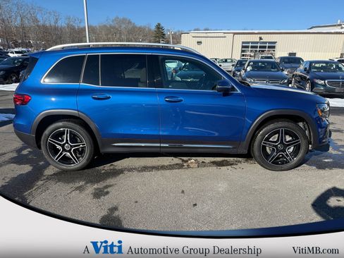 Used 2026 Mercedes-Benz GLB 250 4MATIC image 9