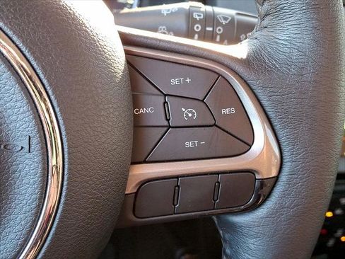 Used 2022 Jeep Renegade Limited AWD/4WD image 24