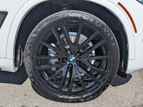 Used 2021 BMW X5 sDrive40i w/ M Sport Package image 12