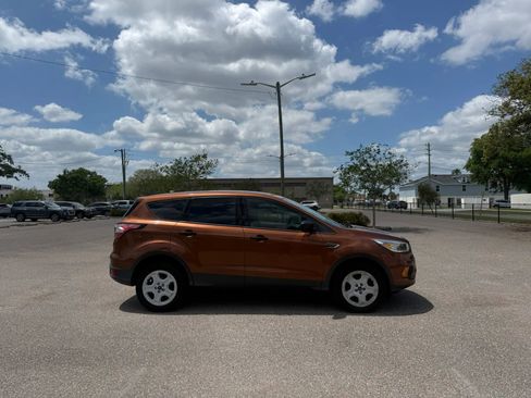 Used 2017 Ford Escape S image 4