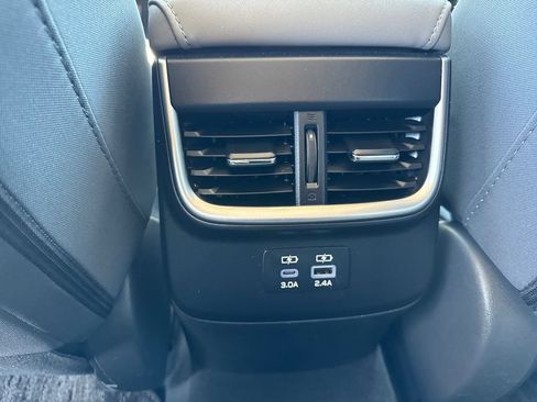 Used 2025 Subaru Outback Premium AWD/4WD image 16