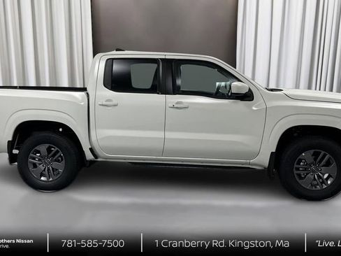 Used 2025 Nissan Frontier SV w/ SV Convenience Package image 4