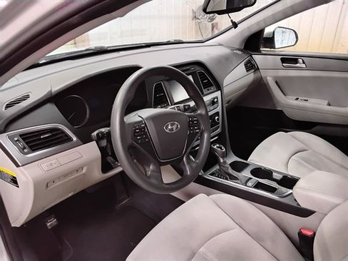 Used 2016 Hyundai Sonata SE FWD image 11