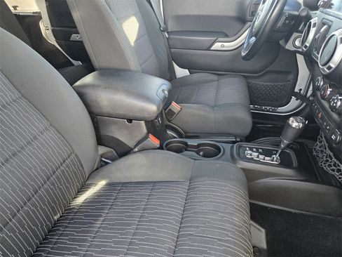 Used 2012 Jeep Wrangler Unlimited Sahara w/ Connectivity Group image 7