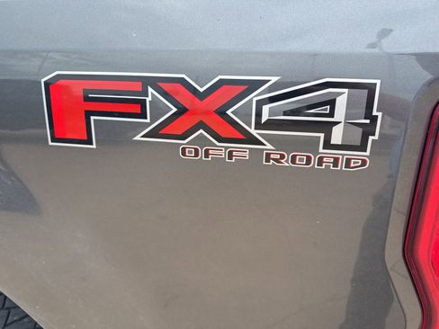 Used 2019 Ford F250 XLT w/ XLT Premium Package image 10