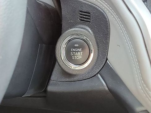 Used 2024 Subaru Outback Premium image 18