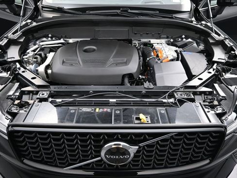 Used 2023 Volvo XC60 T8 Ultimate w/ Climate Package image 23