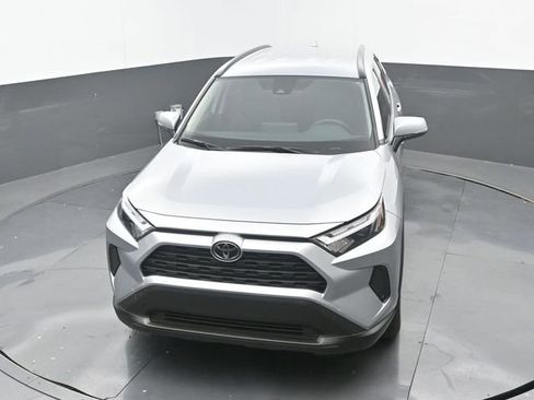 Used 2025 Toyota RAV4 XLE image 28