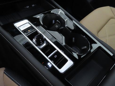 New 2025 Volkswagen Atlas Cross Sport SE image 17