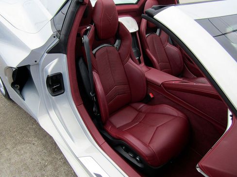 Used 2021 Chevrolet Corvette Stingray Premium Conv w/ 3LT RWD image 12