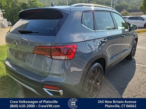 Certified 2023 Volkswagen Taos SE w/ Panoramic Sunroof Package AWD/4WD image 3