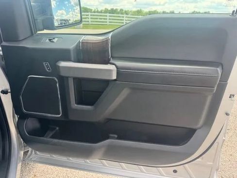 Used 2016 Ford F150 Platinum w/ Equipment Group 701A Luxury AWD/4WD image 16