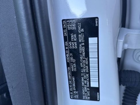 Certified 2024 Volvo S60 B5 Core image 27