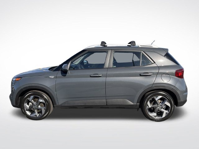 Used 2025 Hyundai Venue SEL FWD image 14