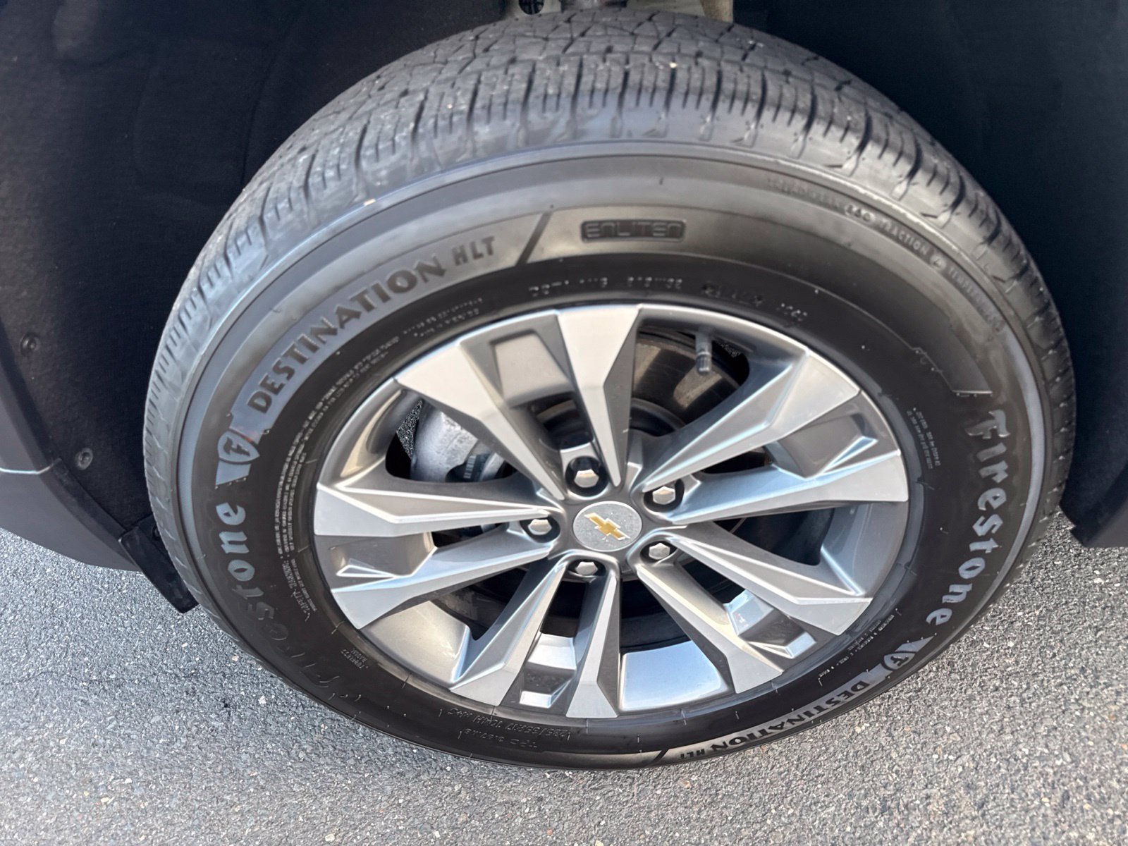 Used 2025 Chevrolet Equinox LT w/ Safety and Technology Package FWD image 11