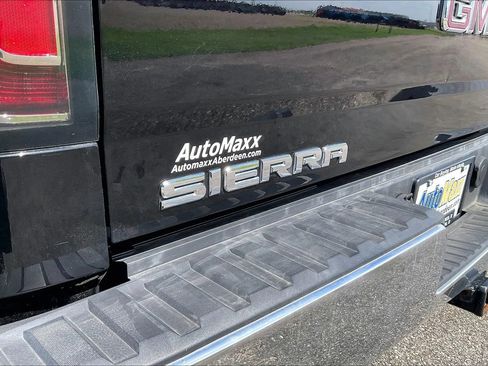 Used 2018 GMC Sierra 1500 SLT w/ SLT Premium Package AWD/4WD image 29
