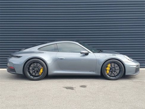 Used 2025 Porsche 911 Carrera 4 GTS image 8