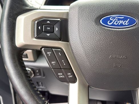 Used 2022 Ford F250 Lariat w/ Lariat Ultimate Package AWD/4WD image 13