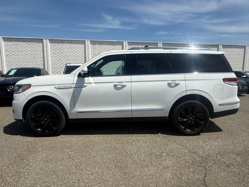 Used 2023 Lincoln Navigator Reserve AWD/4WD image 2