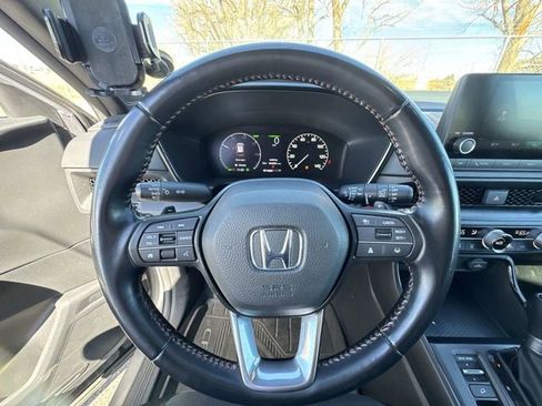 Used 2025 Honda CR-V Sport image 12