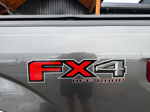 Used 2018 Ford F150 Platinum w/ Equipment Group 701A Luxury AWD/4WD image 21