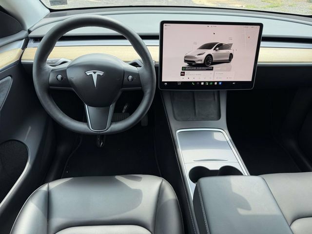 Used 2022 Tesla Model Y Long Range AWD/4WD image 18