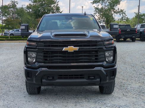 Used 2024 Chevrolet Silverado 2500 Custom w/ Custom Value Package AWD/4WD image 3