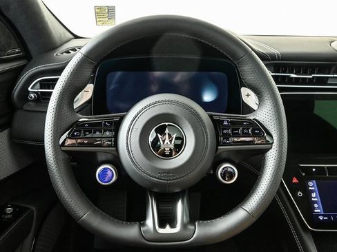 New 2025 Maserati Grecale Modena image 13