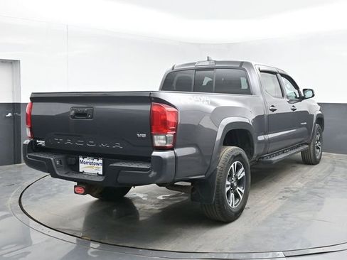 Used 2016 Toyota Tacoma TRD Sport AWD/4WD image 14
