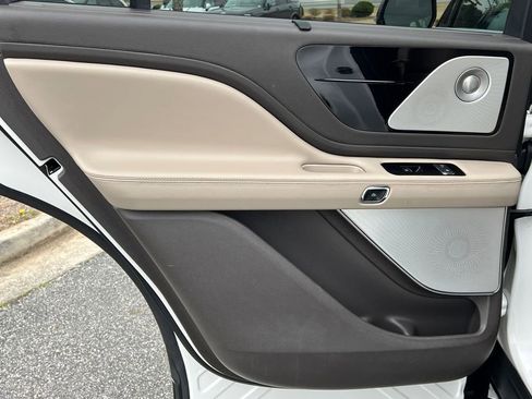 Used 2020 Lincoln Aviator Reserve w/ Equipment Group 201A AWD/4WD image 17