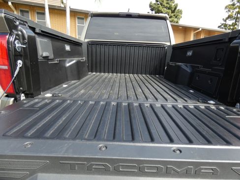 Used 2025 Toyota Tacoma TRD Off-Road image 24